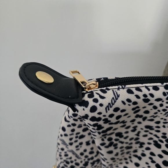 ⭐️40% Off⭐️ Mali + Lili Signature Leopard Print Weekender Bag - Picture 3 of 7